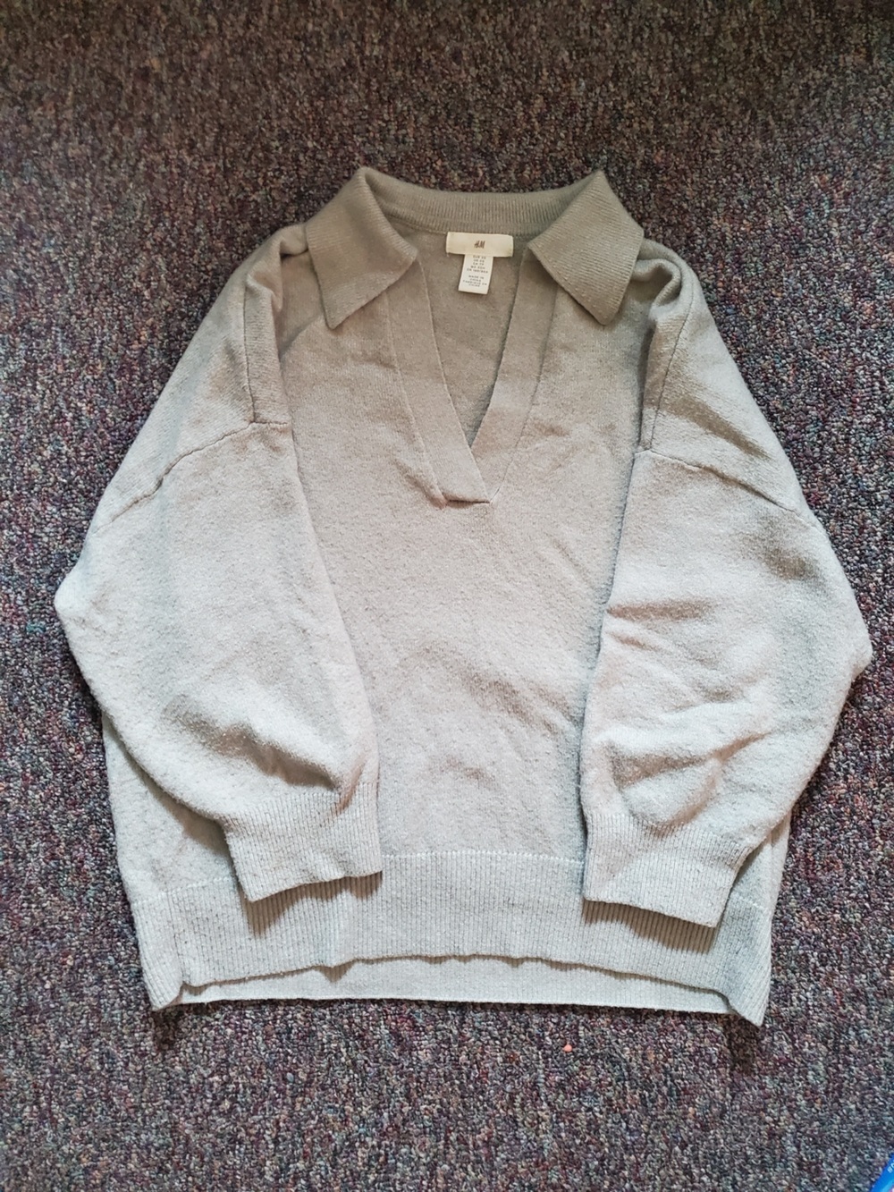 H&M Light Grey Sweater with Collar and V-neck